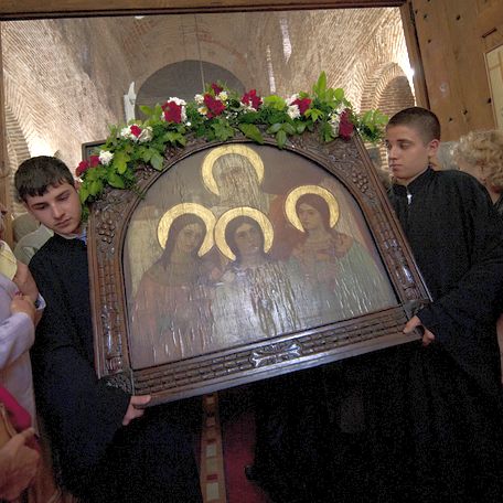 28 са русенките с името Любов