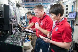 Боинг и Спейс Екс разработват нов кораб за превоз на астронавти до МКС