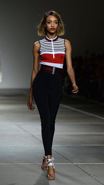 Джордан Дън на ревюто на TOPSHOP пролет/лято 2015
