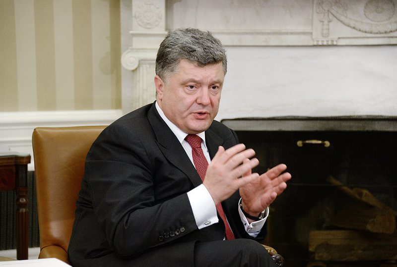 Петро Порошенко: Обявеният през 2010 г. извънблоков статут не се оправда