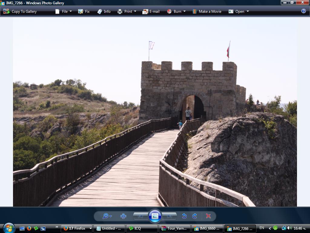 Крепостта Овеч се използва от ІІІ в. до първите десетилетия на VІІ в. и след това от Х–ХІ до края на ХVІІ в.