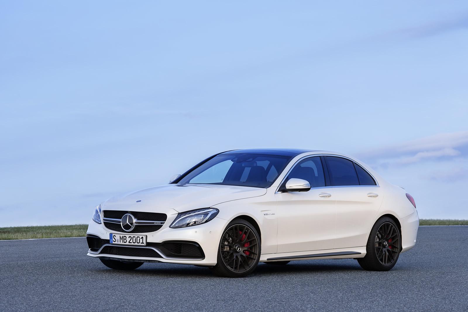 Mercedes показаха C63 AMG (снимки)