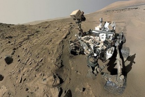 „Кюриосити“ проби дупка в планината Шарп на Марс