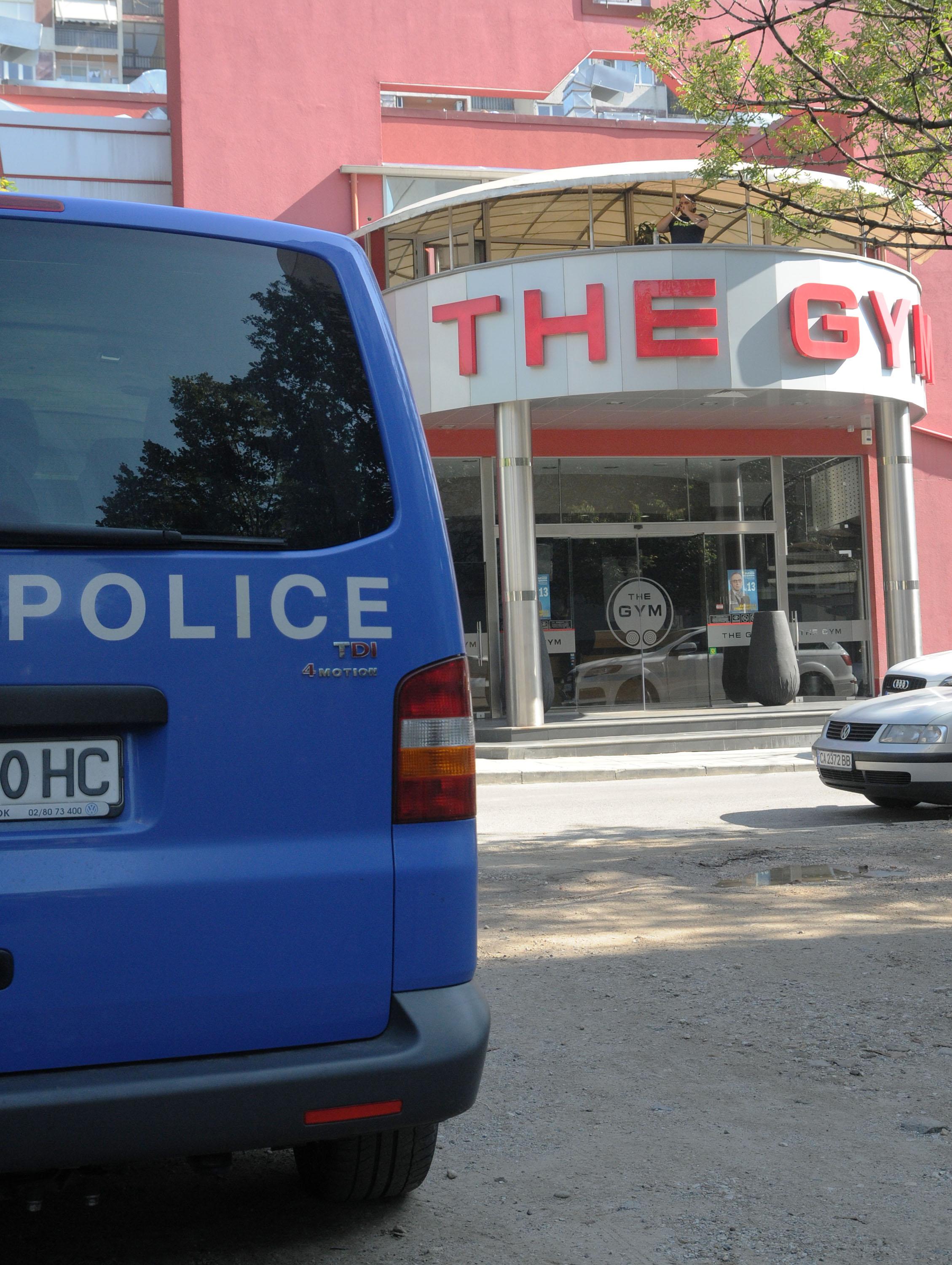 Мъж се простреля в спортен център в София (обновена)