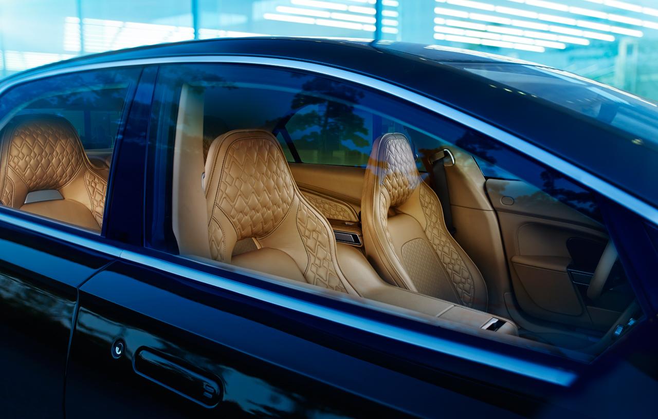 Интериорът на Aston Martin Lagonda (снимки)