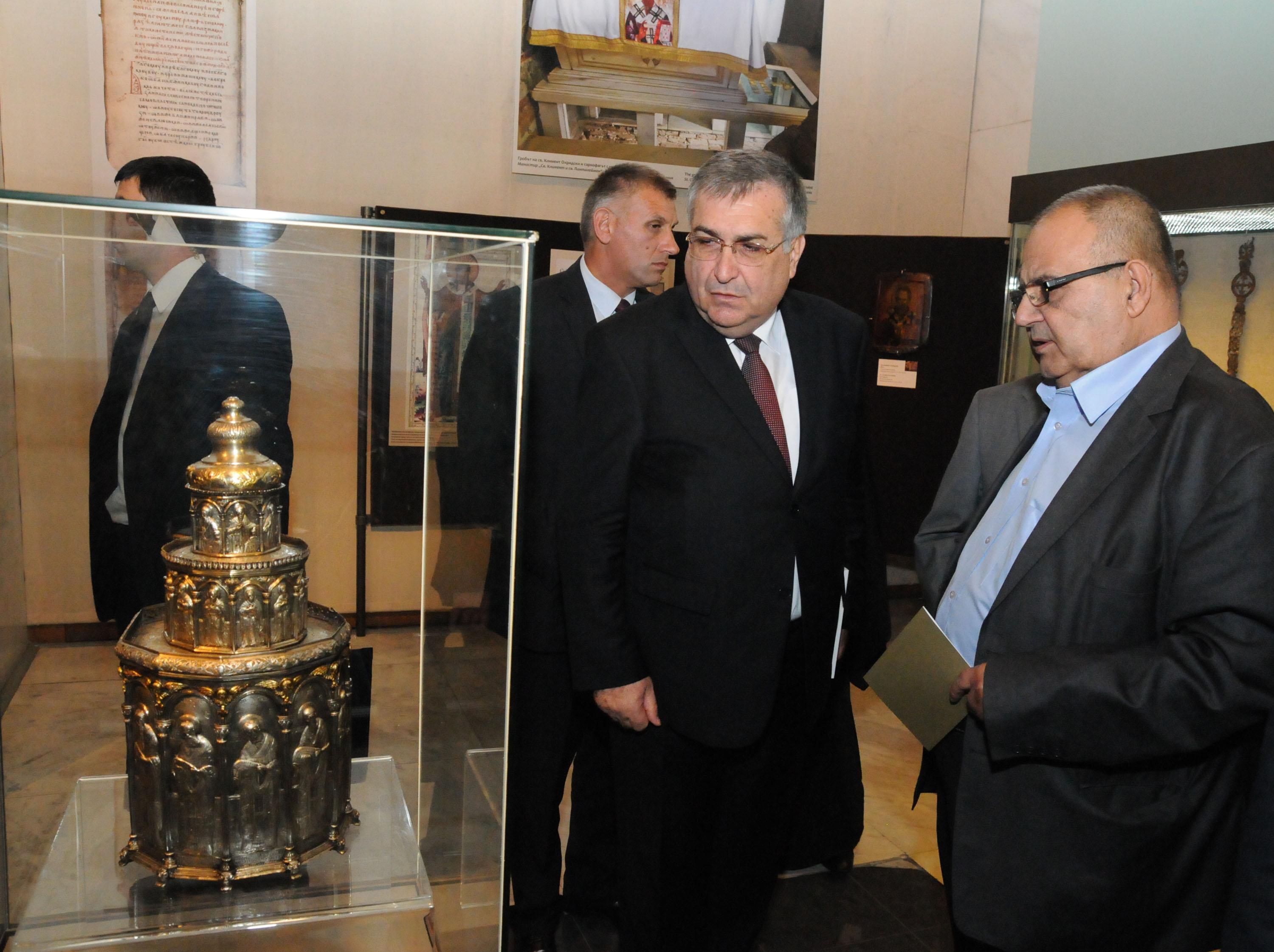 Премиерът Георги Близнашки откри изложбата „Българската автокефална архиепископия в Охрид 1018 – 1767 г.”