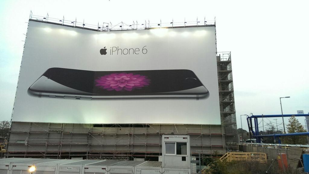Рекламата на iPhone 6 в Берлин