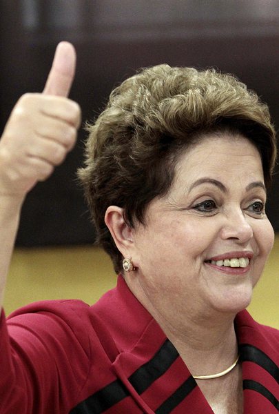 Дилма Русеф е фаворит на балотажа в Бразилия