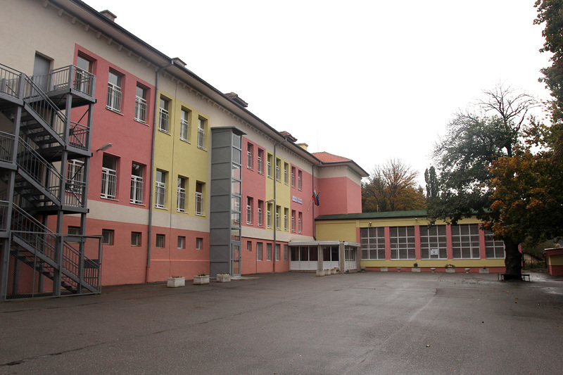 Четвърто помощно училище в София