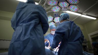 Семейството и колегите на водолаза Христо Василев за когото ви