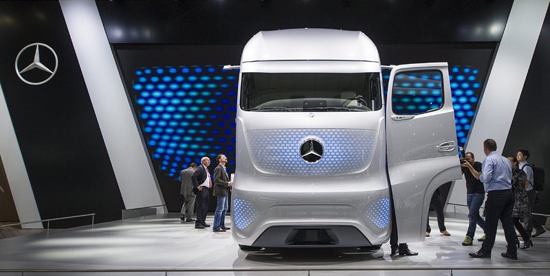Mercedes показа ”камиона на бъдещето” (снимки)