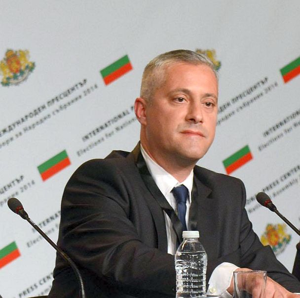 Недоволство в СДС, искат оставката на Лукарски