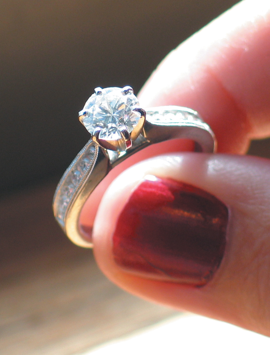 Близо 20 процента от бъдещите булки не крият, че биха предпочели сами да изберат годежния си пръстен