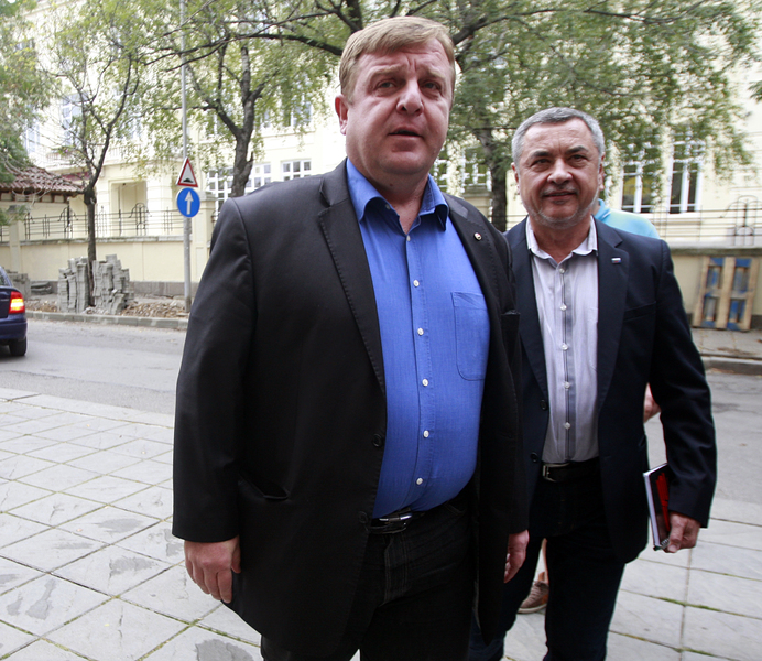 Валери Симеонов и Красимир Каракачанов изтъкват, че е имало големи нарушения в изборния ден