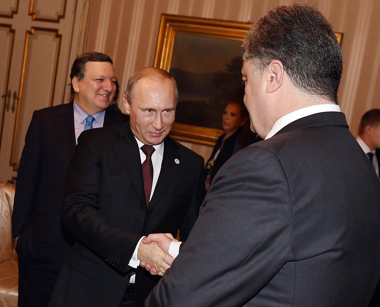 Владимир Путин и Петро Порошенко се срещнаха в Милано