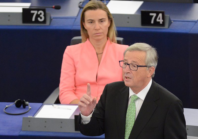 Eвропейският парламент одобри комисията ”Юнкер”