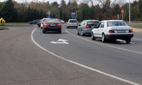 Маркировка на кръгово в Бургас обърква шофьори