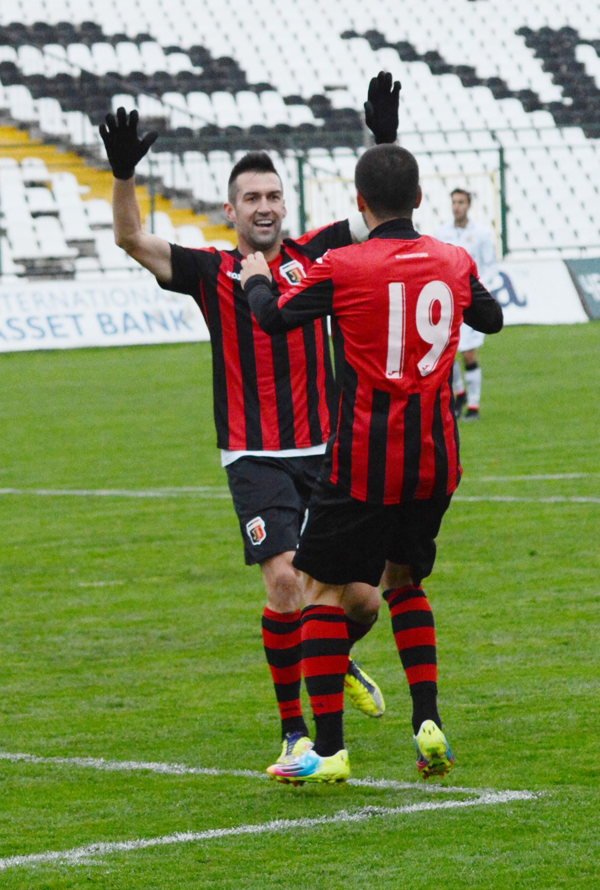 Мартин Камбуров реализира и двата гола за ”Локомотив”