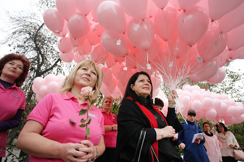1200 розови балона полетяха над София
