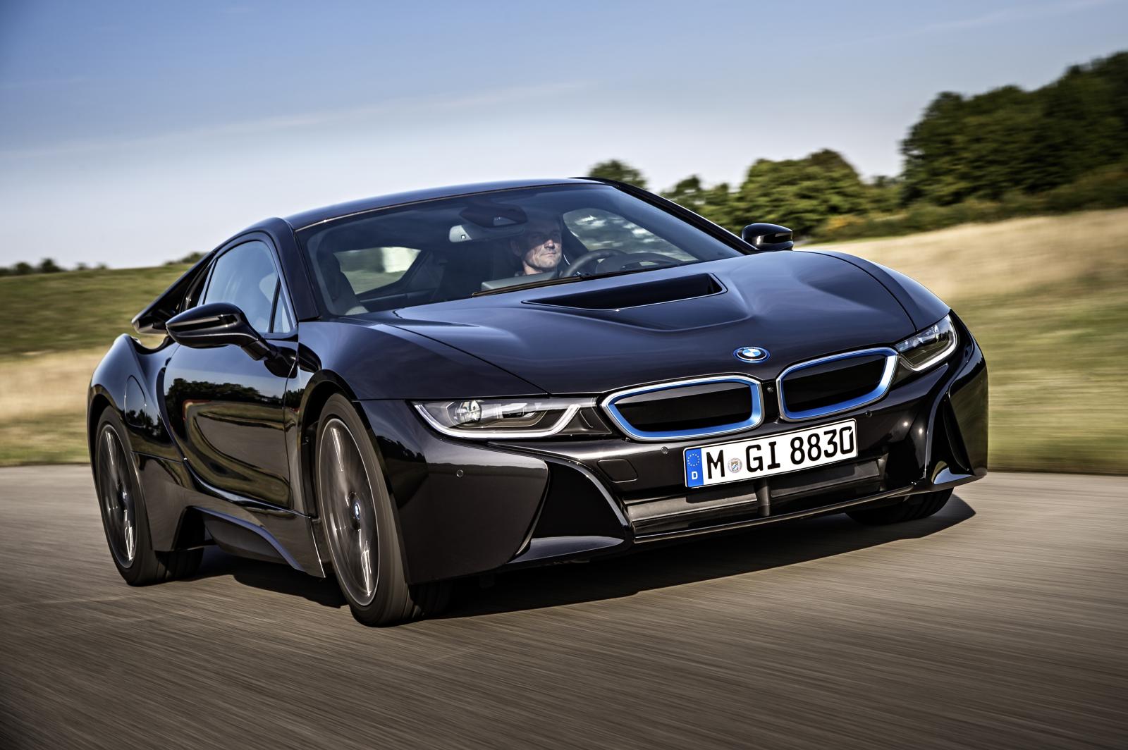 BMW ще създаде спортна версия i8
