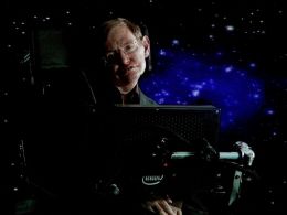 Стивън Хокинг поумни Facebook