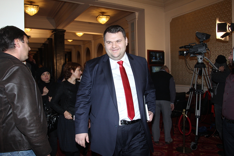 Пеевски и Цонев внасят закон за КТБ