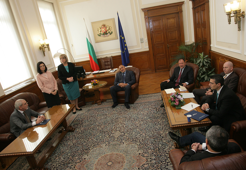 Лидерска среща се проведе в кабинета на Цецка Цачева