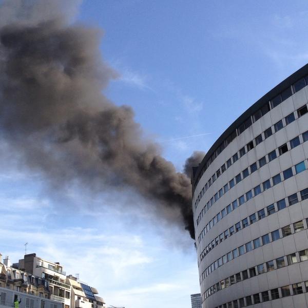 RFI спря заради пожар и евакуация на ”Кръглата къща” в Париж