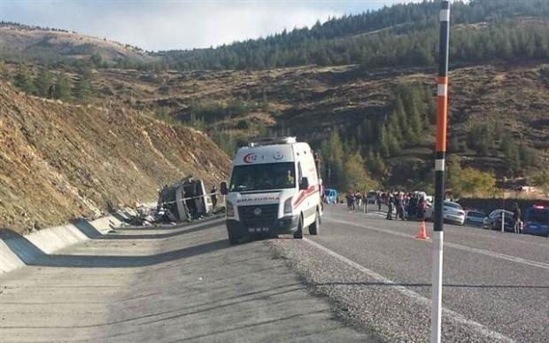 15 жертви при катастрофа на автобус в Турция