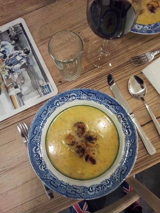 Крем супа от праз, тиква и ”златно мляко”