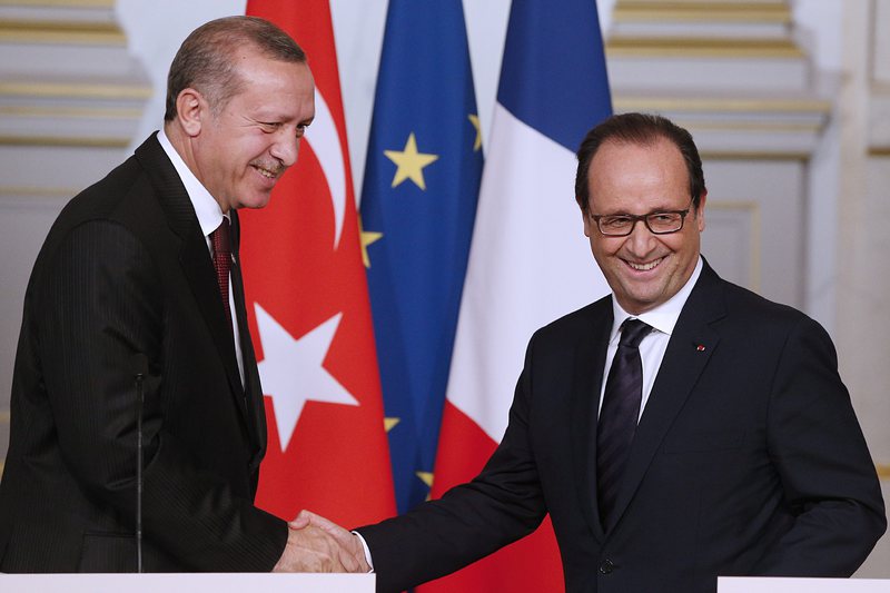 Реджеп Ердоган се срещна в Париж с Франсоа Оланд