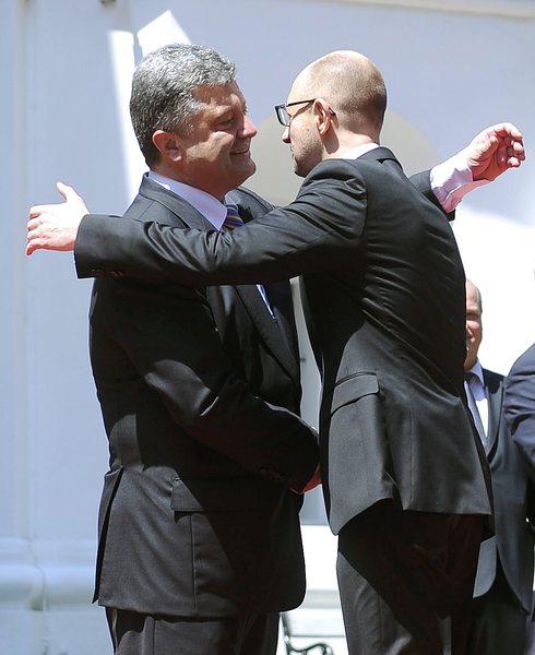 Петро Порошенко предложи Яценюк за премиер