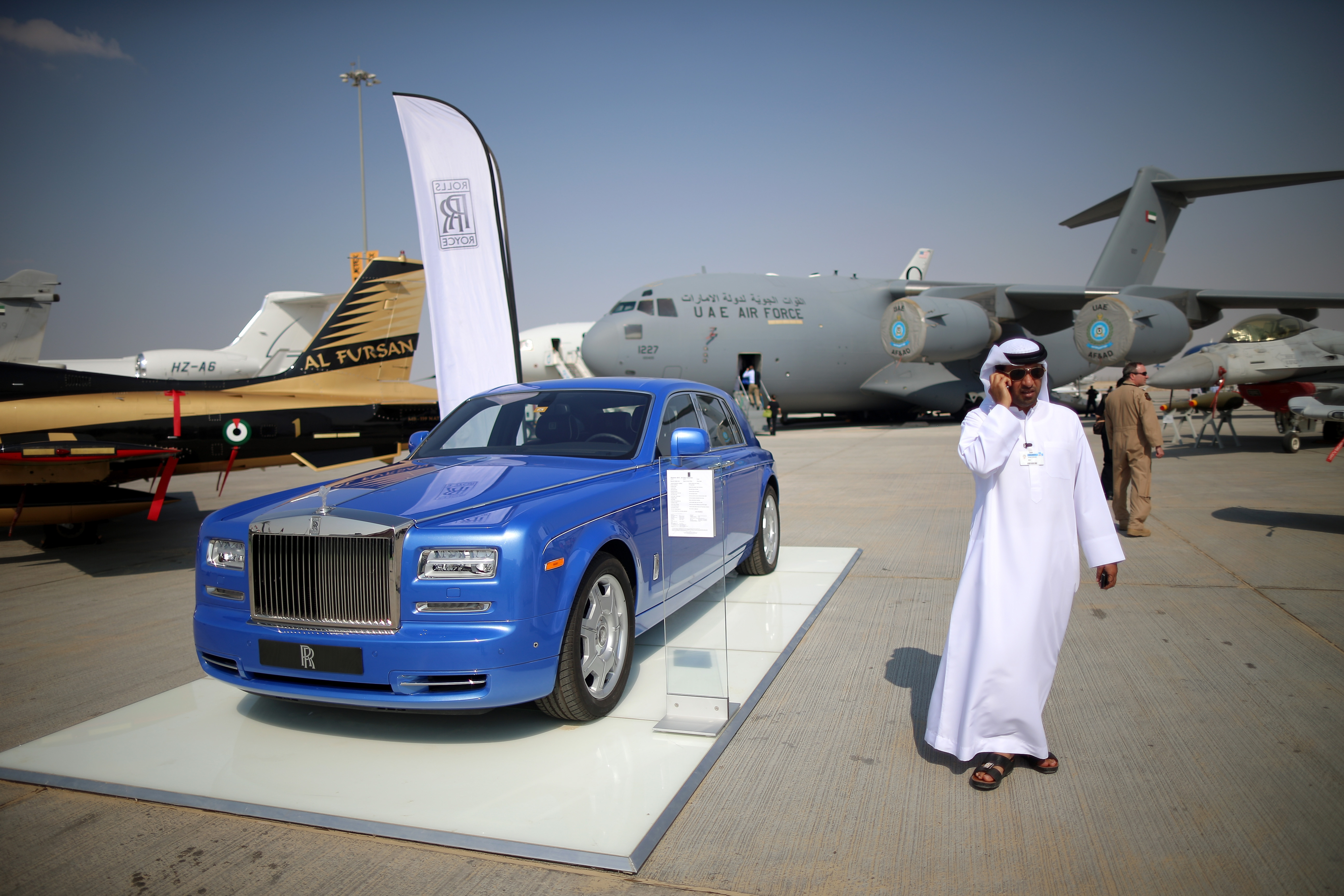 Безплатни таксита Rolls-Royce, Ferrari и Lamborghini в Дубай
