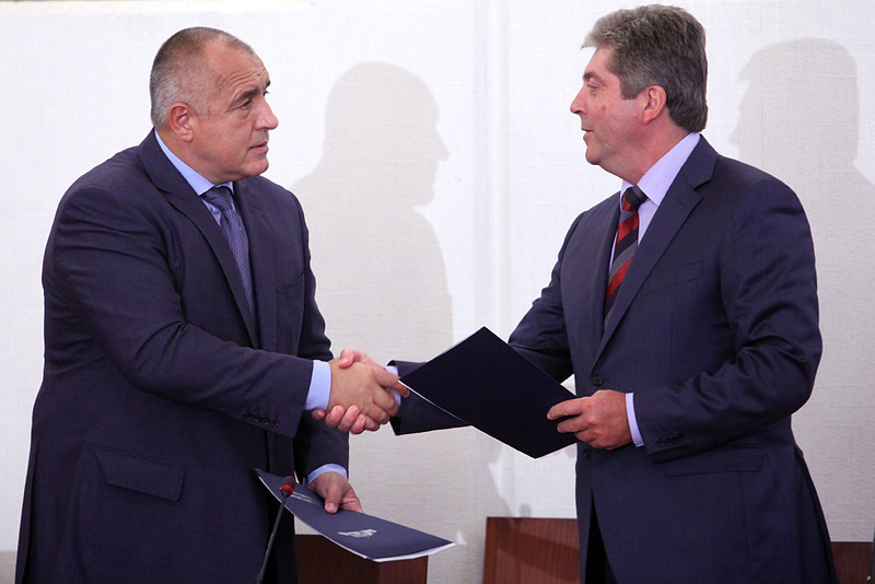 Лидерът на ГЕРБ Бойко Борисов и лидерът на АБВ Георги Първанов подписаха споразумение