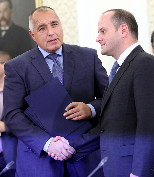 Неочаквана коалиция се оформи след предсрочните избори - Бойко Борисов и Радан Кънев скрепиха управлението на ГЕРБ и РБ