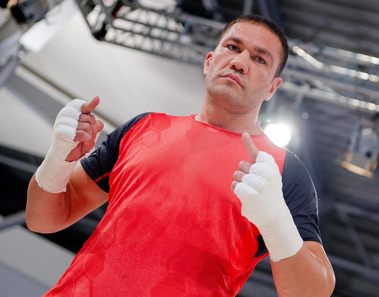 Кобрата ще се боксира с 41-годишен бразилец