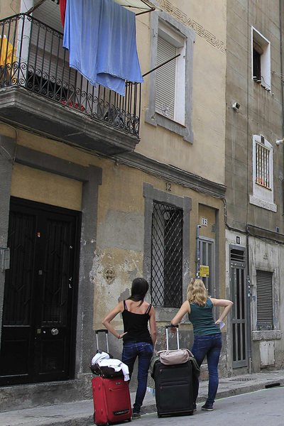 Обмислят по-добра защита при фалит на туроператор