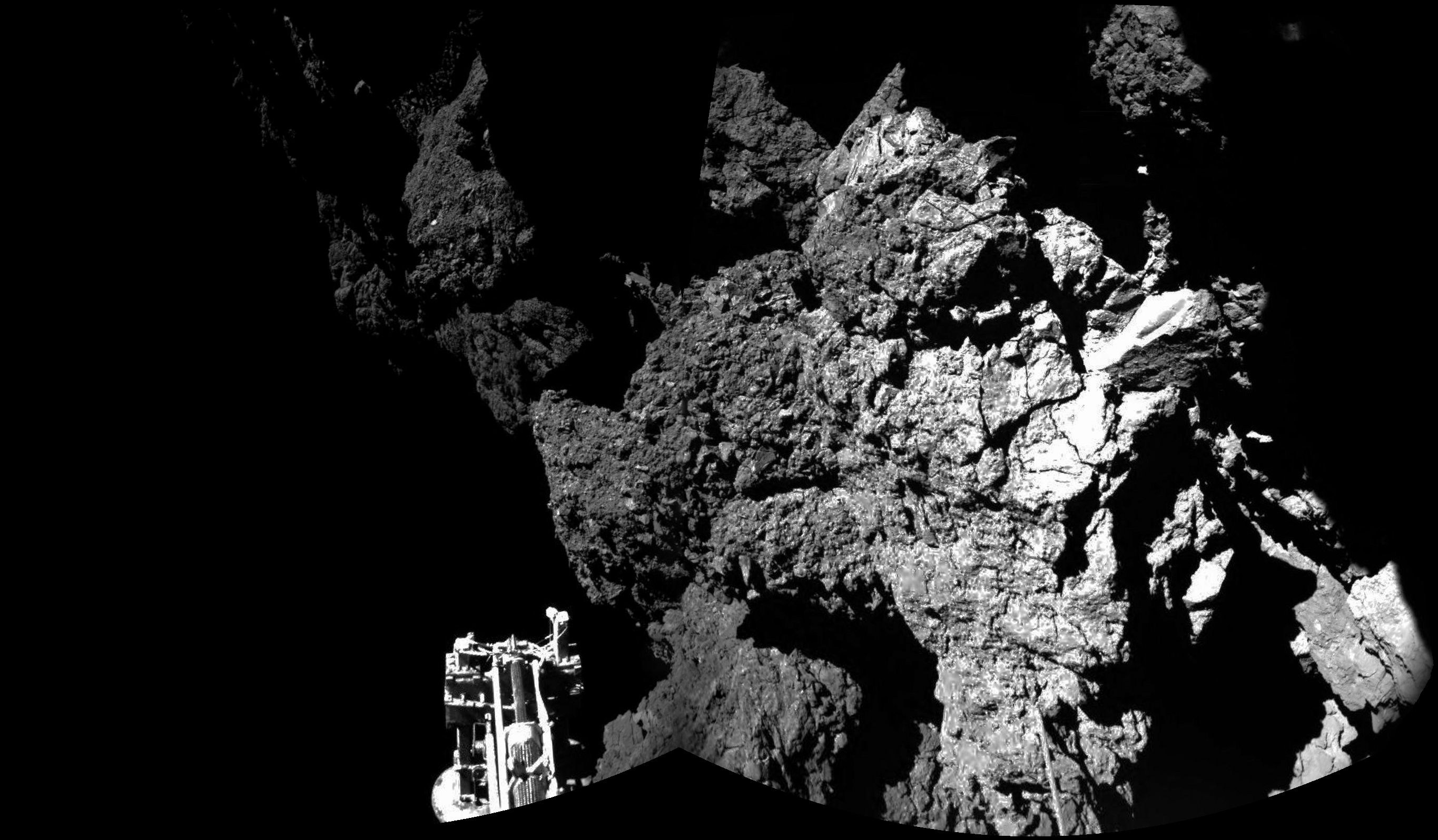Снимките показват, че сондата ”Philae” е стабилно захваната за повърхността на кометата