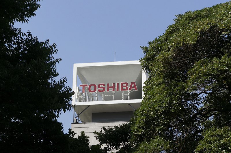 Toshiba създава гориво с вода и светлина
