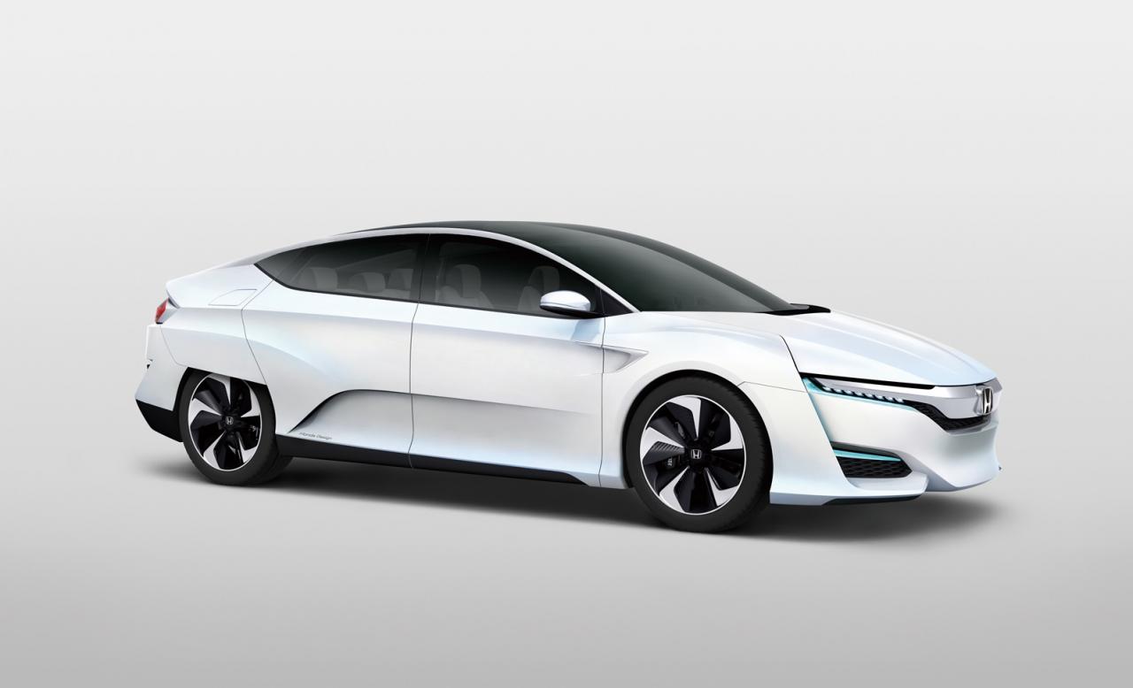 Honda показа прототип на нов ”водороден” автомобил (снимки)