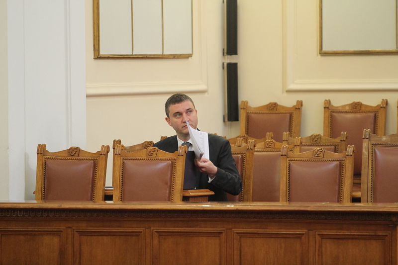 Владислав Горанов обяви, че вече има определени оферти, но той не би желал да ги коментира