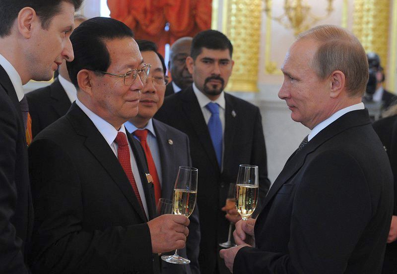 Владимир Путин с новия посланик на КНДР в Русия Ким Хьо-чжун