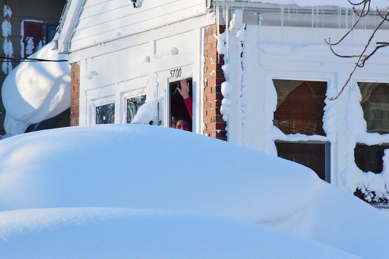 На места в северните части на щата Ню Йорк натрупа над 2 м сняг