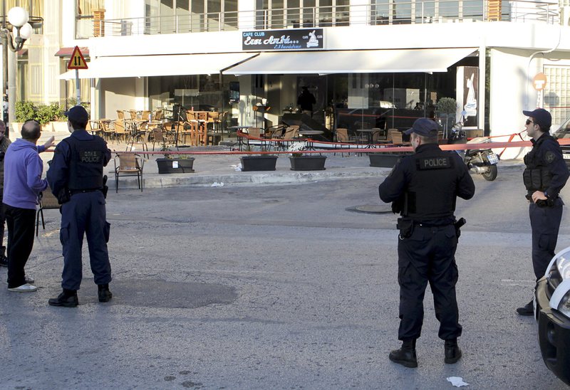 11 души бяха ранени в бар в Пирея, 3-ма са в тежко състояние