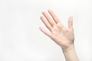 Учен разработва възобновяваща се бионична ръка