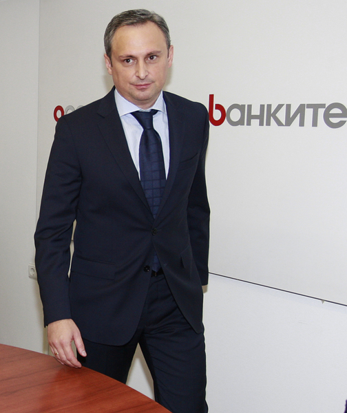 В новия закон е залегнало седем работни дни след затваряне на банката вложителите да имат достъп до парите, каза Миленков