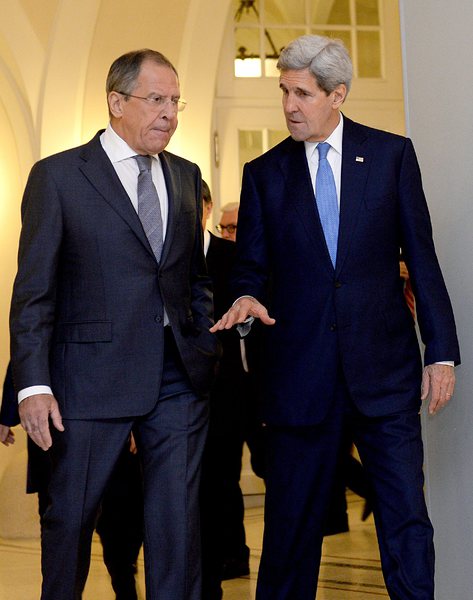 Сергей Лавров и Джон Кери разговаряха във Виена в рамките на преговорите за ядрената програма на Иран
