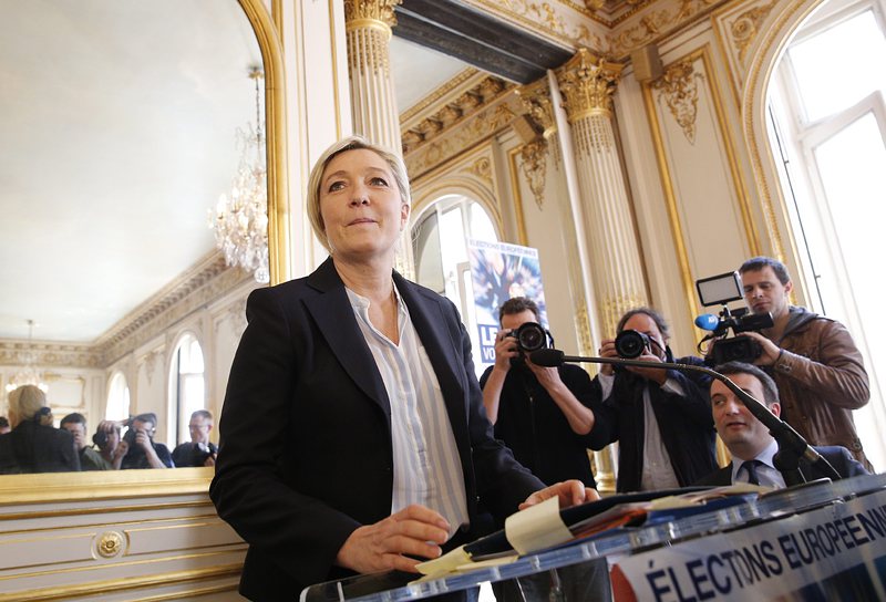От партията на Марин Льо Пен заявиха, че френски и европейски банки са отказали финансиране