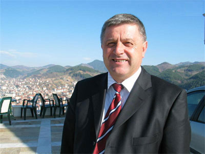 Стоян Беширов бе кмет на Неделино и от 1999 до 2003 г.