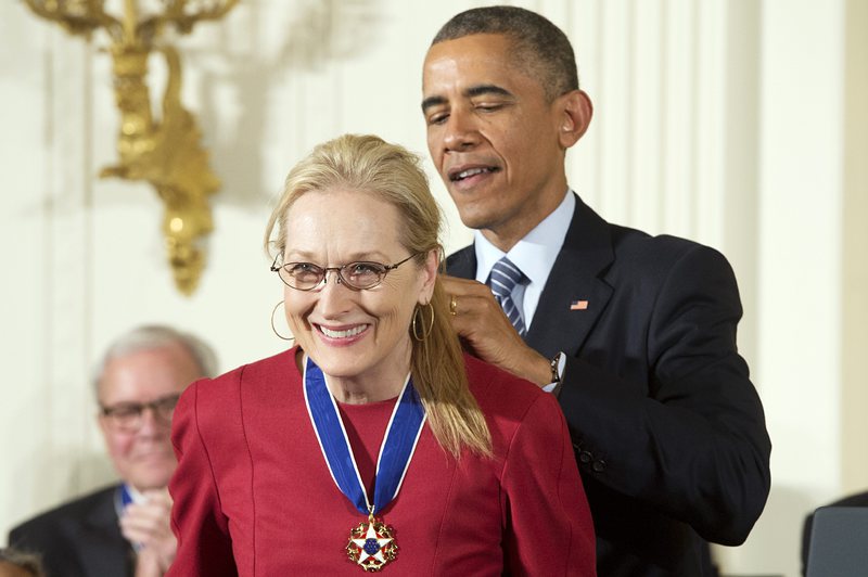 Мерил Стрийп и Стиви Уондър с Медал на свободата